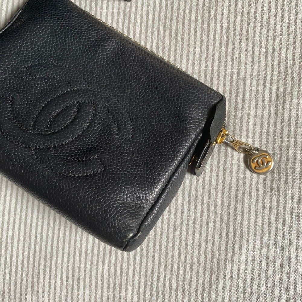 SOLD Authentic Chanel Makeup pouch - black leather - Picture 3 of 8
